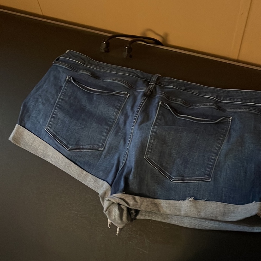 Universal Thread Jean Shorts - Picture 5 of 5